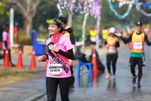 BIB: 40220
                            <button type="button" onclick="openModal(9903077)" class="btn btn-primary btn-sm float-right btn-popup" data-toggle="modal" data-target=".modal-high-quality">
                        <i class="fas fa-shopping-cart"></i> Add to Cart
                    </button>
                                            <button type="button" onclick="isThisMe(9903077, true)" class="btn btn-success btn-sm float-right btn-popup btn-isme hidden" data-toggle="tooltip" data-placement="bottom" title="นี่คือรูปของคุณใช่ไหม คลิกที่นี่เพื่อเอาเข้าอัลบั้ม">
                        <i class="fas fa-plus"></i> Add to album
                    </button>
                    <button type="button" onclick="isThisMe(9903077, false)" class="btn btn-warning btn-sm float-right btn-popup btn-isnotme hidden">
                        <i class="fas fa-ban"></i> Remove from album
                    </button>